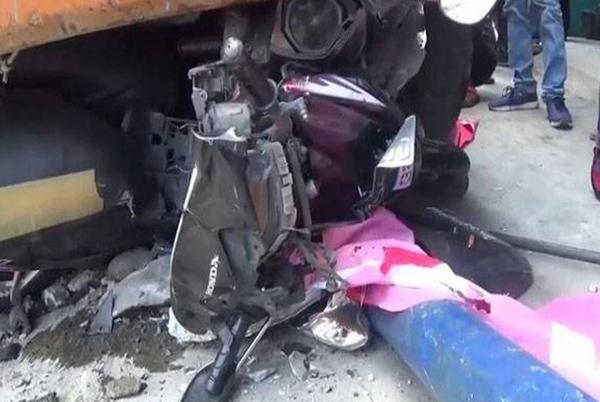 Nyawa Juru Parkir Nyaris Tewas, Saat  Truk Menabrak puluhan Sepeda Motor