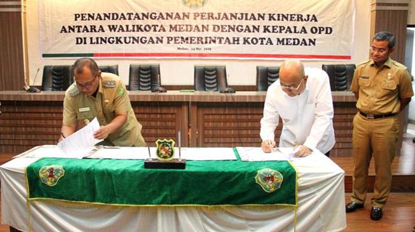 Pimpinan OPD & Camat di Pemko Medan Tandatangani Kesepakatan Perjanjian Kinerja 