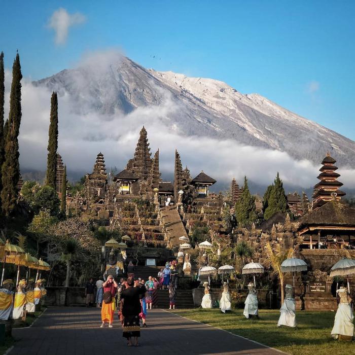 Lontarkan Batu Pijar, Gunung Agung Kembali Erupsi