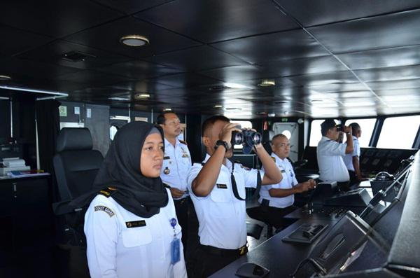 Bila Srikandi KN Tanjung Datu 301 Membelah Lautan