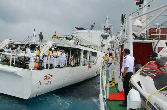 Passing Exercise KN Tanjung Datu 301 dengan Kapal Indian Coast Guard