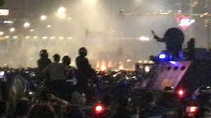 Pos Polisi Terbakar, Warga Padamkan Api