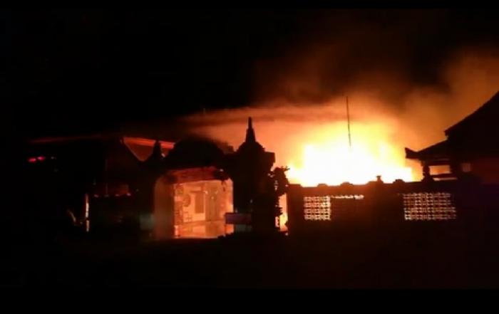 Kelenteng Berusia 150 Tahun Ludes Dilalap Si Jago Merah