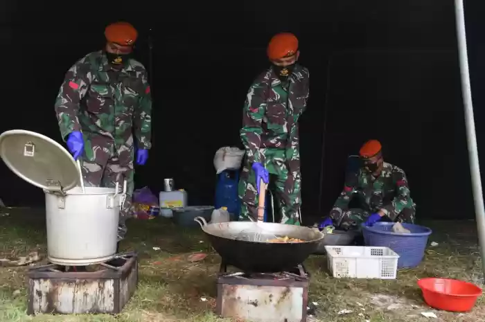 OASE KIM dan Dharma Pertiwi Kembali Beri Bantuan Kemanusiaan  Warga Terdampak Virus Corona