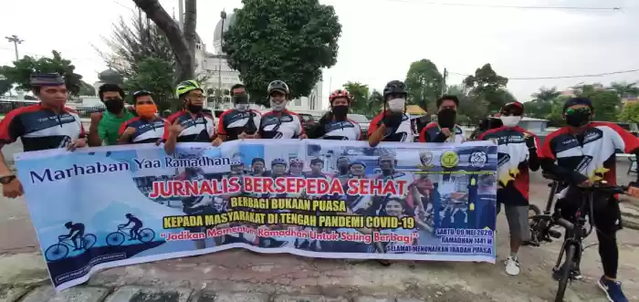 Peduli Virus Corona, Komunitas Jurnalis Bersepeda Gowes Sambil Berbagi