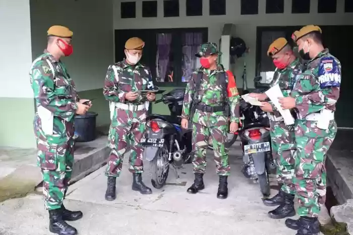 Yonarmed 2/105 Gelar Pemeriksaan Kendaraan Bermotor Prajurit Secara Door to Door