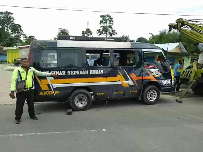 Bus Sinar Sepadan Masuk Jurang, Enam Orang Penumpang Luka-Luka 