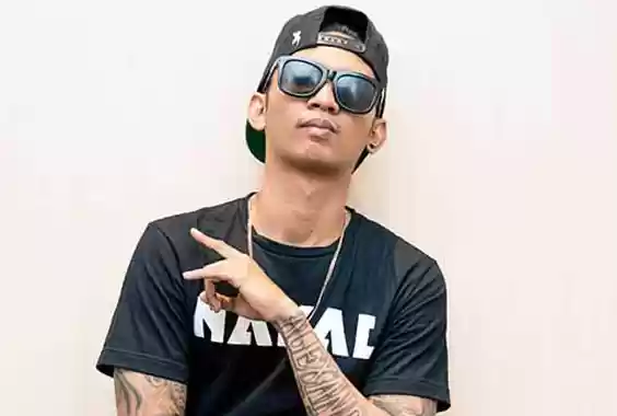 Rapper Ini Pernah Jadi Office Boy, Sekarang Kaya Raya!