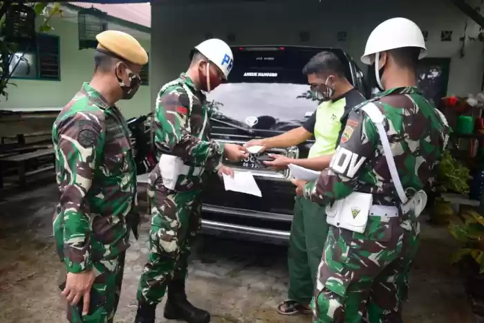 Pemeriksaan Surat Surat Kenderaan Prajurit TNI