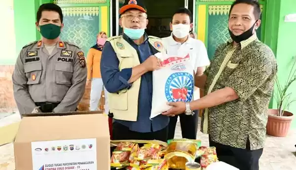 Soekirman Pantau Penyaluran 51.084 Paket Sembako Bantuan dari Pemprovsu