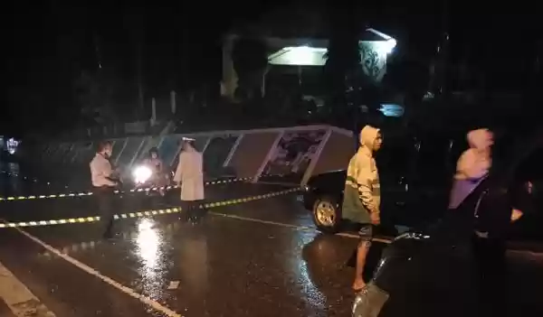 Transportasi Terputus Akibat Longsor, Perumhan Terendan 