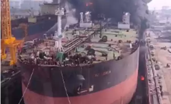 Kapolres Belawan : 22 Orang Terluka Dalam Insiden Kapal Terbakar, Penyebab Dalam Penyelidikan