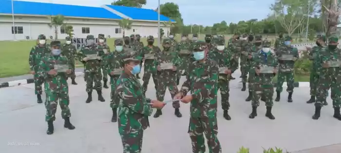 Kasad berikan THR kepada Personel AD di RSKI