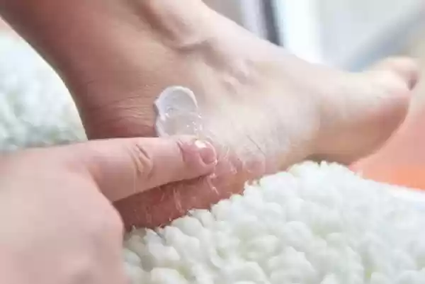 Menjaga Kulit Tumit Supaya Tidak Kering