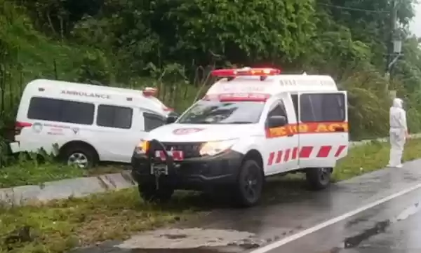 Ambulans Membawa Pasien Covid-19, Kecelakaan