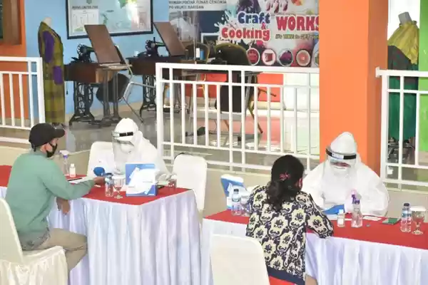 Usai di Rapid Test, 250 Warga Kota Medan Dapat Bantuan Sembako Dharma Pertiwi Daerah "A" 