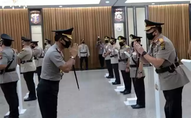 6 Lulusan Terbaik Akpol Ini Dapat Jabatan Dari Kapolri