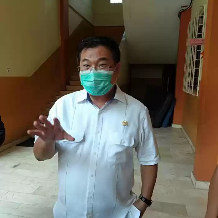 Kepala Sekolah Bisa Gunakan Semua Dana BOS untuk Gaji Guru