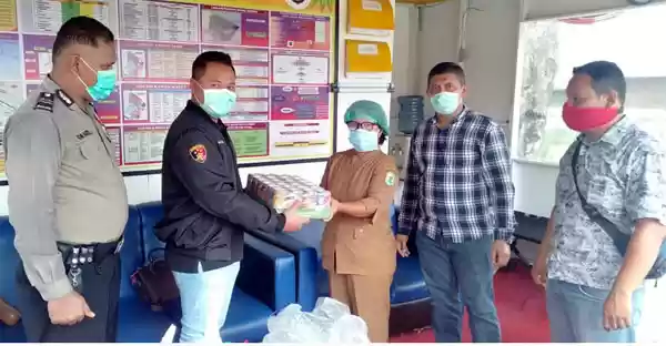 Kasat Reskrim Polres Sergai Pantau dan Berikan Bingkisan Ke Ptugas Pos Pam