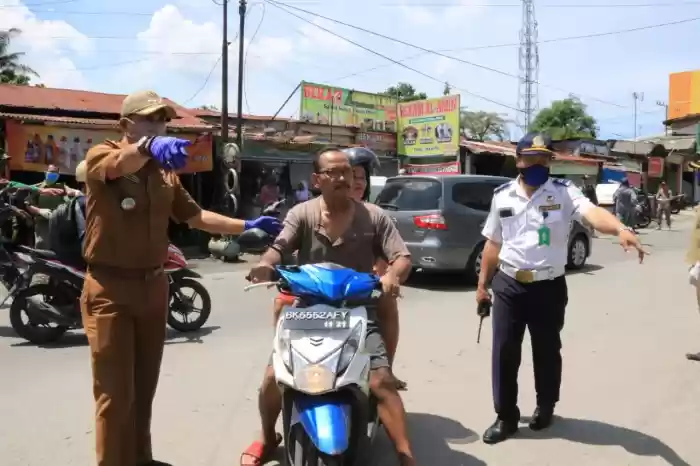 149 KTP Warga Ditahan,  Sebagian Dihukum Push Up