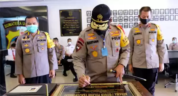 Kapolda Sumut Tandatangani Prasasti Rumah Susun Polres Tanjung Balai