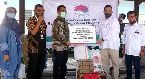 Jelang Perayaan Idul Fitri, Pelindo 1 Bagikan 6.455 Paket Sembako