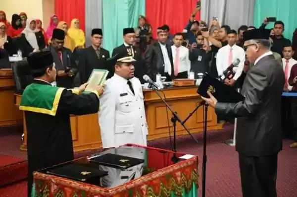 Kenapa Bupati Bener Mariah Syarkawi Mundur...?