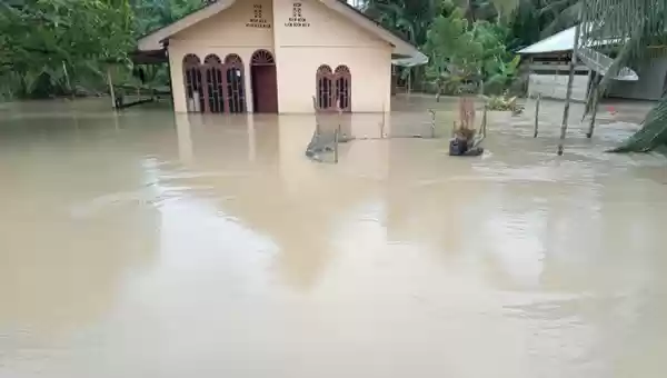 Hujan Deras, Longsor dan Banjir Landa Pemukiman Rumah Warga
