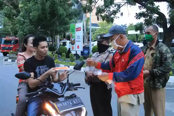 Pastikan Pengemudi Pakai Masker  Semua Kendaraan Bermotor Diperiksa