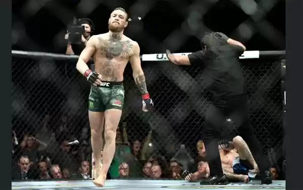 Keberanian McGregor Bertinju Lawan Mayweather Jr di Puji Mike Tyson 