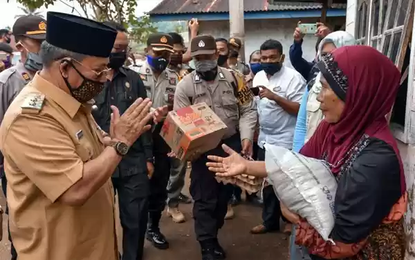 Wakil Walikota Distribusikan 2.041 Paket Sembako Di Kecamatan Padangsidimpuan Batunadua