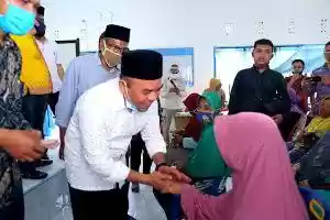 Bupati Labuhanbatu Serahkan BLT DD Untuk 172 KK Di Desa Sei Kasih