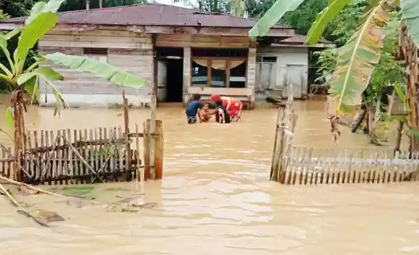 Banjir Meluas Mengepung 11 Desa  di Lima Kecamatan