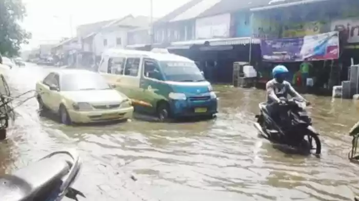 Air Pasang Perdani dan Hujan Meredam Kota Belawan
