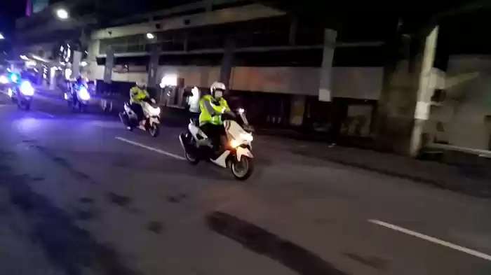Waka Polda Sumut Naik Sepeda Motor Patroli Malam Takbiran dan Cek Pos Pam