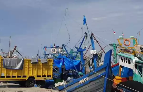 Nelayan Tak Melaut, Masyarakat Sulit Dapatkan Ikan 