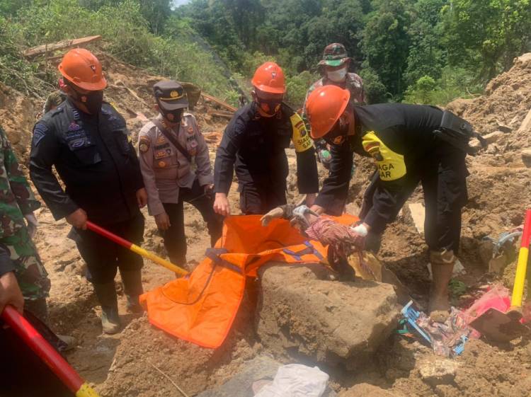 Longsor di Areal Proyek Batang Toru, Batalyon C Brimob Sumut Lakukan Pencarian Korban