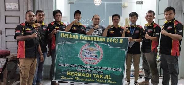 Komunitas KLIC Regional Sumut 024 Berbagi Takjil