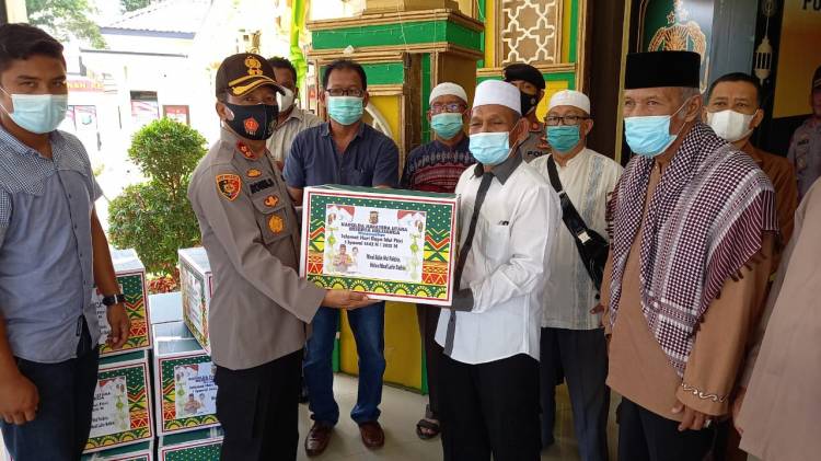 Bantuan Kapoldasu, Kapolres Sergai Bagikan Tali Asih Pada Tokoh Agama