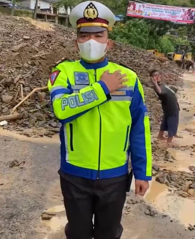 Intensitas Curah Hujan Yang Tinggi Mengakibatkan Banjir dan Tanah Longsor di Parapat