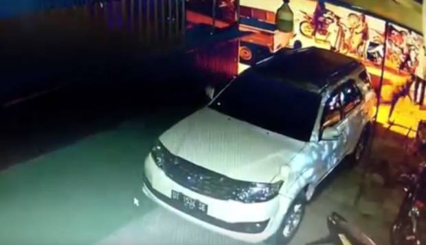 Viral, Mobil Anak Gubernur Dirusak OTK