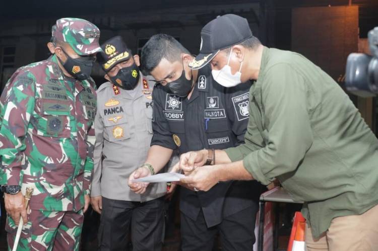 Bersama Pangdam I BB dan Kapolda Sumut, Wali Kota Tinjau Lingkungan yang Diisolasi