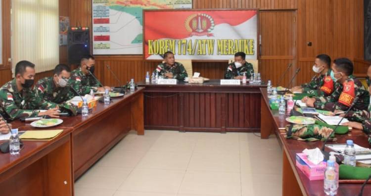Danrem Merauke Pimpin Rapat Evaluasi Kinerja Satgas Pamtas RI-PNG dan Pamrahwan Kolakops Korem 174/ATW