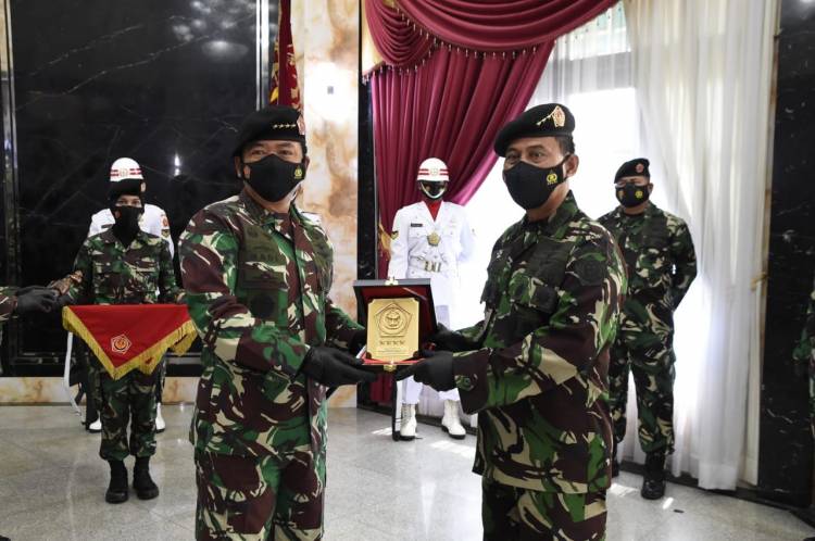 Panglima TNI Terima Penyerahan Jabatan Danjen Akademi TNI