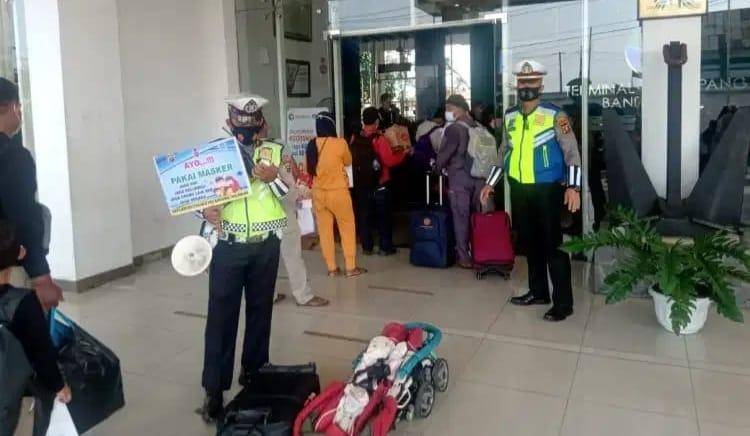 Kapolres dan Yonmarinir Cek Prokes Penumpang KM Kelud dI Belawan