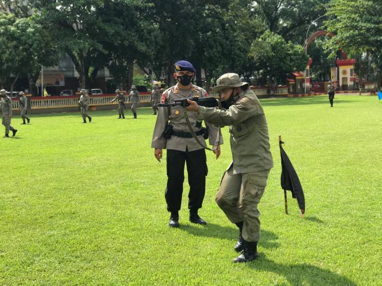 Mengasah Ketangkasan, Personil Sat Brimob Polda Sumut Laksanakan Latihan KLBM