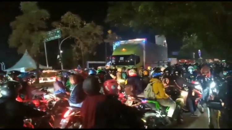 Viral! Masuk ke Karawang Tanpa Pemeriksaan, Katanya di Jaga Ketat!