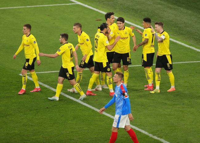 Holstein Kiel Habis Lululanta di Bantai Borussia Dortmund  5-0