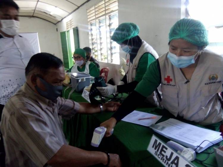 Purnawirawan dan Warakauri Kodim 0205/TK Terima Vaksinasi Tahap I
