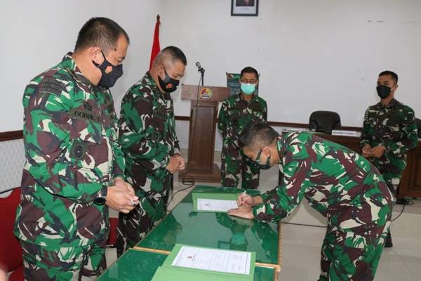 Dukung Reformasi Birokrasi, Danrem 032/Wbr Pimpin Penandatangan Pakta Integritas